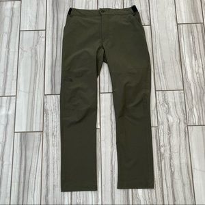 NWOT The North Face lightweight polyester pants.